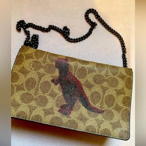 COACH Callie Fold-over Chain Clutch/Signature canvas with Rexy by Sui Jianguo